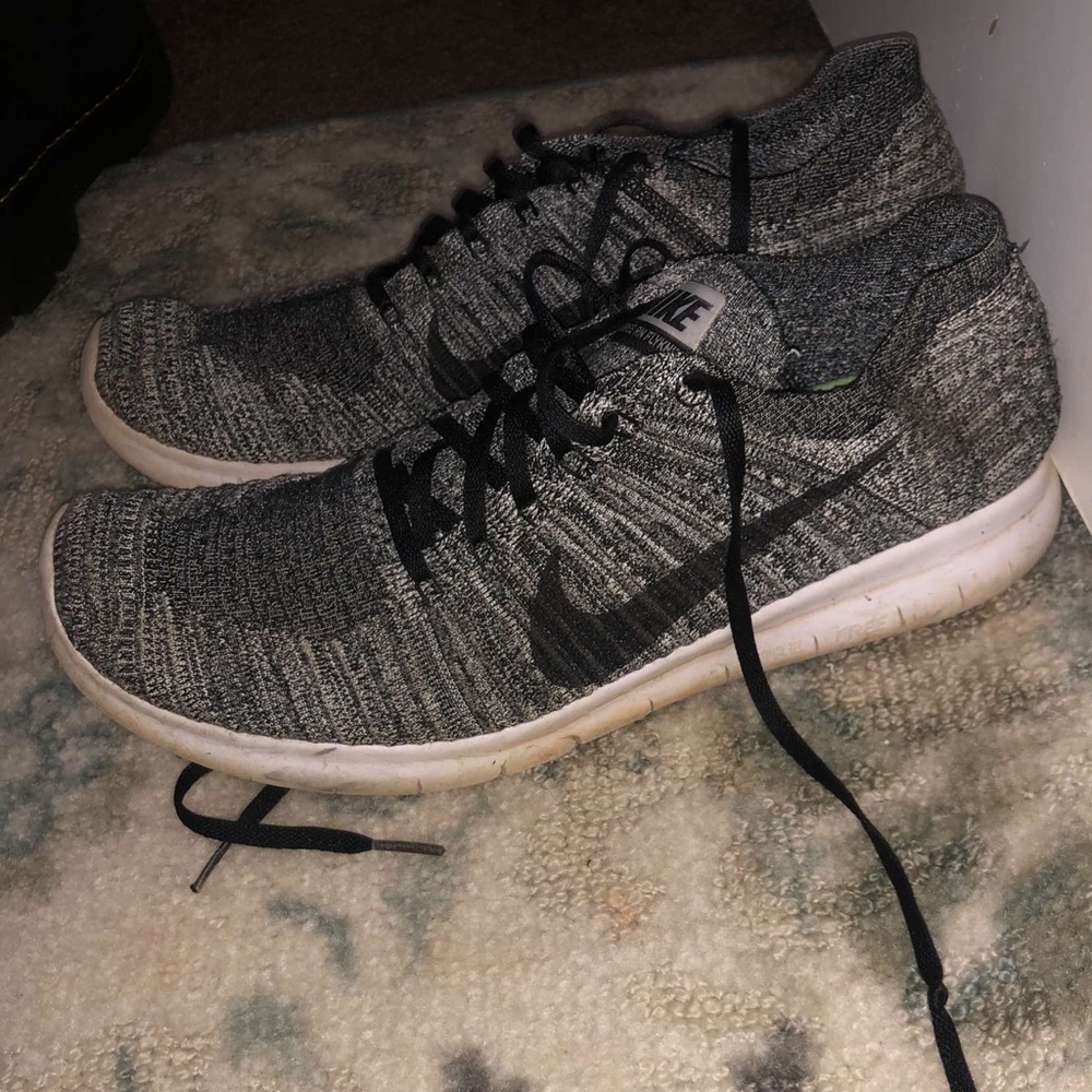 Nike tennis shoes. Men's size 13.